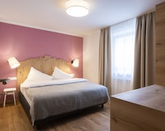 Hotel Sepp & Hannis - Suiten Im Dorf (Neustift im Stubaital, Østrig)