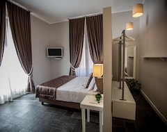 Khách sạn Chic & Town Luxury Rooms (Rome, Ý)
