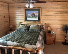 Entire House / Apartment Outstanding Crandall Cabin minutes from Yellowstone, ready for your adventure! (Cody, USA)