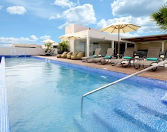 فندق Holiday Inn Express & Suites Playa Del Carmen (شاطئ كارمن, المكسيك)