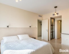 Khách sạn Front Of Beach Next Ritz Hotel - 3 Bedroom& 3 Bathroom (Herzliya, Israel)