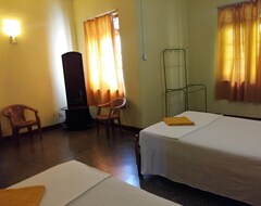 Hotel Ginza Rest (Kandy, Sri Lanka)