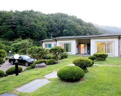 Otel Inje Seokjanggol Travel Pension (Chuncheon, Güney Kore)