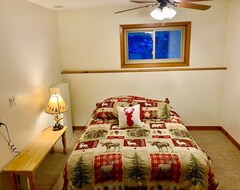 Toàn bộ căn nhà/căn hộ Yellow River Lodge W/ Indoor Hot Tub Jacuzzi (Waterville, Hoa Kỳ)