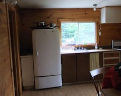 Entire House / Apartment Hunting Camp #9 (Egan-Sud, Canada)