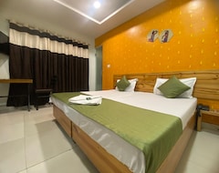 Hotel Around Stays Hostel Laxman Jhula Road (Rishikesh, Indija)