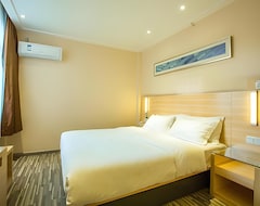 Hotel City Convenience Inn Guilin North High Speed Rail Station Square (Guilin, China)