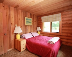 Entire House / Apartment The Cabin On Legacy Lake, 2 Bedrooms & Large Loft (Myrtle Point, USA)
