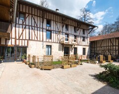 Toàn bộ căn nhà/căn hộ Finca Moulin Du Ruet With Garden & Wi-fi (Saint-Amand-sur-Fion, Pháp)