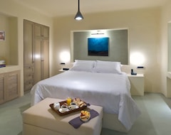 Hotel Voreina Gallery Suites (Pyrgos, Greece)