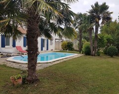 Cijela kuća/apartman Propriété Équipée Dune Piscine Chauffée Et Dun Jardin Arboré De 400m² (La Jarrie, Francuska)