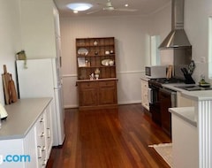 Entire House / Apartment Cosy Queenslander In The Heart Of Town. (Mareeba, Australia)