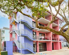 Boutique Vera Hotel Room 303: King Studio In The Heart Of Folly Beach (Folly Beach, Sjedinjene Američke Države)