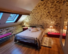 Cijela kuća/apartman Beautiful Stone Farmhouse With Heated Pool In Peace (Meuzac, Francuska)