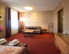 Hotel Rajska Zahrada (Nové Město nad Metují, Češka Republika)