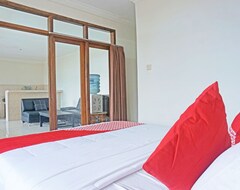 Hotel Oyo 92966 Villa Bukit Awan (Puncak, Indonezija)