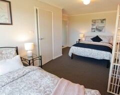 Casa/apartamento entero Twin Pines 8: Ocean Views, Spa, Sauna & Walk To Beach, Marina, Shops & Cafes (Bermagui, Australia)