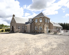 Toàn bộ căn nhà/căn hộ Altido Greenknowes Farmhouse Retreat 7 Bed With Hot Tub And Bar (Kelty, Vương quốc Anh)