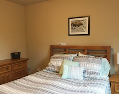 Entire House / Apartment Lake View Lodge: The Bear Suite (Dillingham, USA)