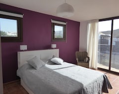 Hele huset/lejligheden Stylish 4 Bedroom Villa With Heated Pool, Swim Jets,wifi, & One Bed Apartment. (La Oliva, Spanien)