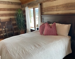 Casa/apartamento entero Cozy Log Cabin In Alpine Close To Lake With Water Views! (Alpine, EE. UU.)