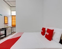 Khách sạn Oyo 92885 Satriafi 2 Hotel (Magelang, Indonesia)