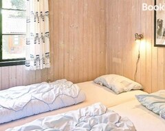Toàn bộ căn nhà/căn hộ Three-bedroom Holiday Home In Nexo 34 (Snogebæk, Đan Mạch)