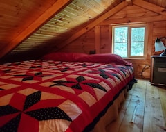 Entire House / Apartment Cozy Cabin, Big South Fork, Horse Property/hiking /kayaking (Jamestown, USA)