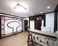 Hotelli Zixuan Pavilion Riverside Inn (Fenghuang, Kiina)