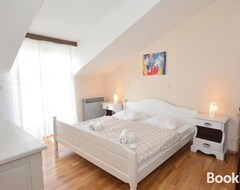 Khách sạn Apartments & Rooms 10302 Split, Podstrana (Podstrana, Croatia)