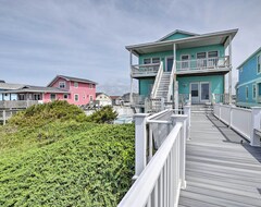 Cijela kuća/apartman Large-group Getaway Beachfront Home With Pool! (Holden Beach, Sjedinjene Američke Države)