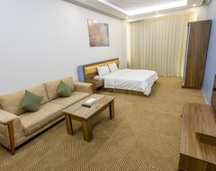 Khách sạn Platinum First Hotel (Medina, Saudi Arabia)