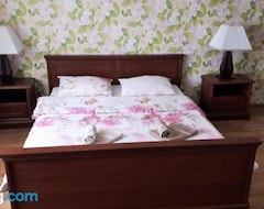 Khách sạn Guest House On Ivana Franka (Irpin, Ukraina)