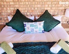 Entire House / Apartment Bella Casetta At Village-living (Koringberg, South Africa)