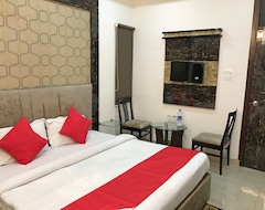 OYO 15771 4 Season Hotel (Meerut, Indien)