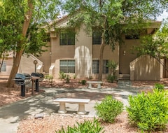 Tüm Ev/Apart Daire Full Remodel In The Heart Of Scottsdale! Heated Pool, Gym, And Tennis Court (Scottsdale, ABD)