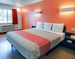 Khách sạn Executive Inn & Suites (Mount Pleasant, Hoa Kỳ)