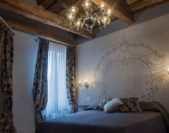 Khách sạn Muneghe 3 The Luxury Of A 5 Star Hotel In San Marco (Venice, Ý)
