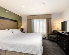Holiday Inn Express & Suites Chicago-Deerfield Lincolnshire, An Ihg Hotel (Riverwoods, USA)