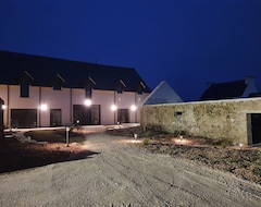Toàn bộ căn nhà/căn hộ GÎte Argoat- GÎte De Charme En Bord De Mer Avec Sauna Et Spa D&apos;extÉrieur (Plonévez-Porzay, Pháp)