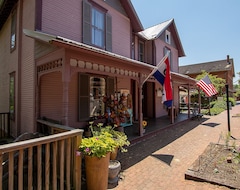 Guesthouse Country Squire inn and suites (Coshocton, USA)