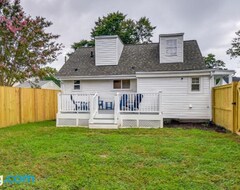 Koko talo/asunto Updated Hampton Vacation Rental With Deck And Yard! (Hampton, Amerikan Yhdysvallat)