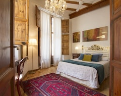 Entire House / Apartment Classic Old Town (Valencia, Spain)