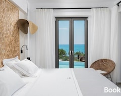 Khách sạn Mneme Suites & Villas (Keratokambos, Hy Lạp)