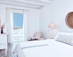 Hotel Mr & Mrs White Paros Suites & More (Naoussa, Greece)