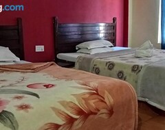Hotel Holidays Inn - A Family Running Guest House (Chitwan, Nepal)
