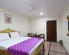 Super Collection O Hotel Adithya Central (Eluru, India)