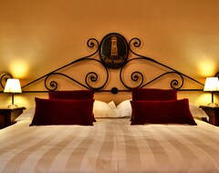 Hotel FARO ROSSO (Gubbio, Italy)