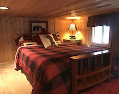 Hotel Cozy Romantic Tahoe Getaway Tucked In The Woods (South Lake Tahoe, Sjedinjene Američke Države)