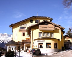 Otel Santellina (Fai della Paganella, İtalya)
